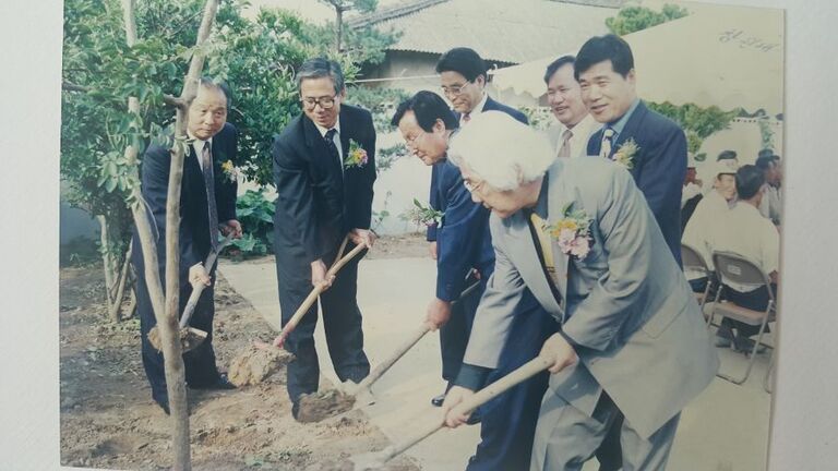 대산미술관 개관 기념식수(1999.6.26)
